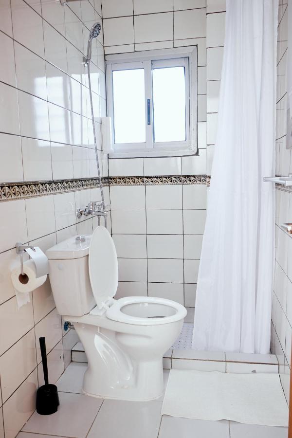 L'Immeuble Queen M.N.M Douala Exteriör bild