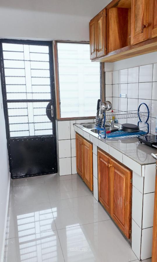 L'Immeuble Queen M.N.M Douala Exteriör bild
